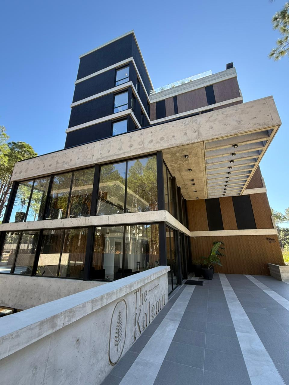 Paño corredizo PVC REHAU en vivienda de Costa Esmeralda