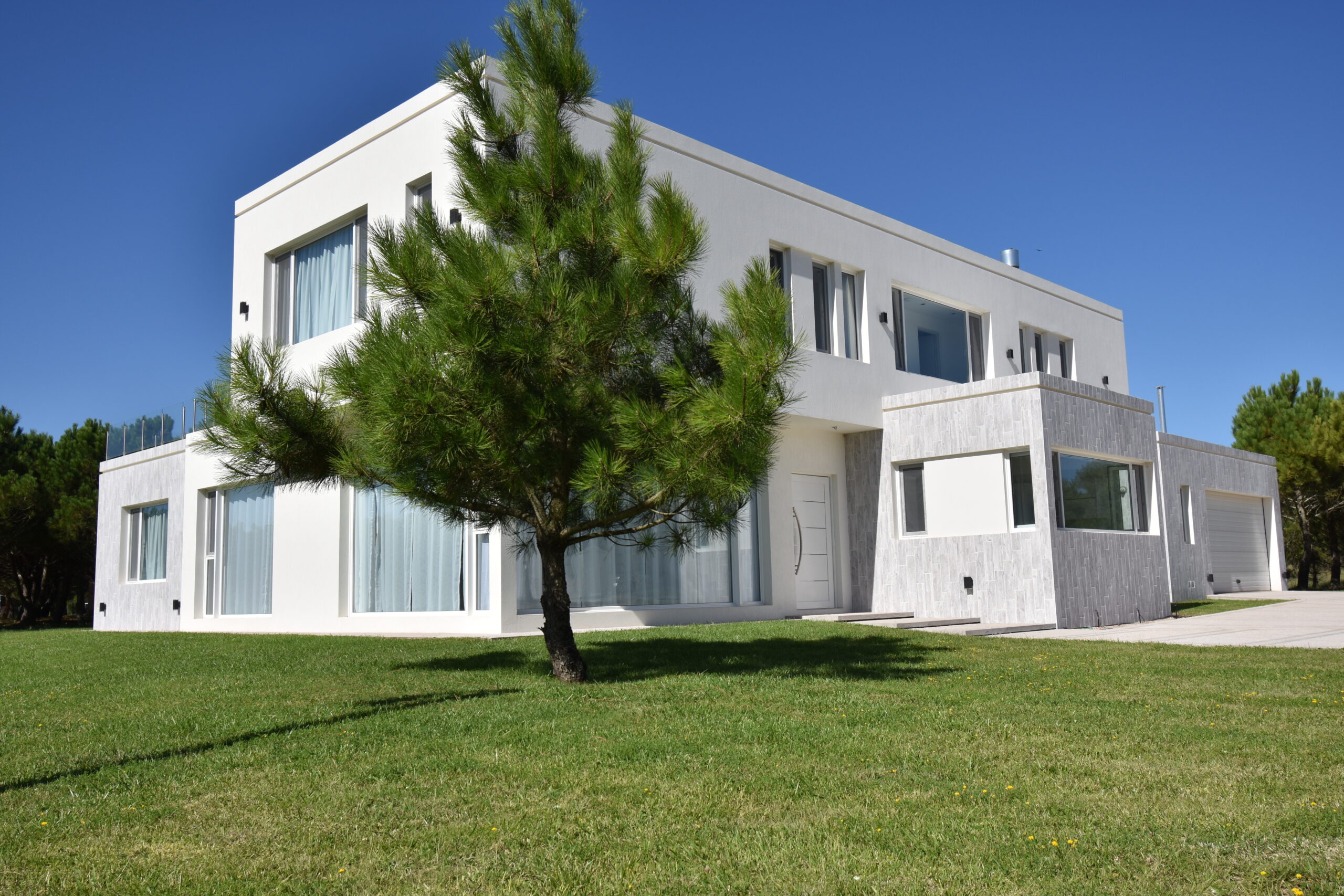 Aberturas PVC REHAU en Cariló - fabricación propia Expo Aberturas