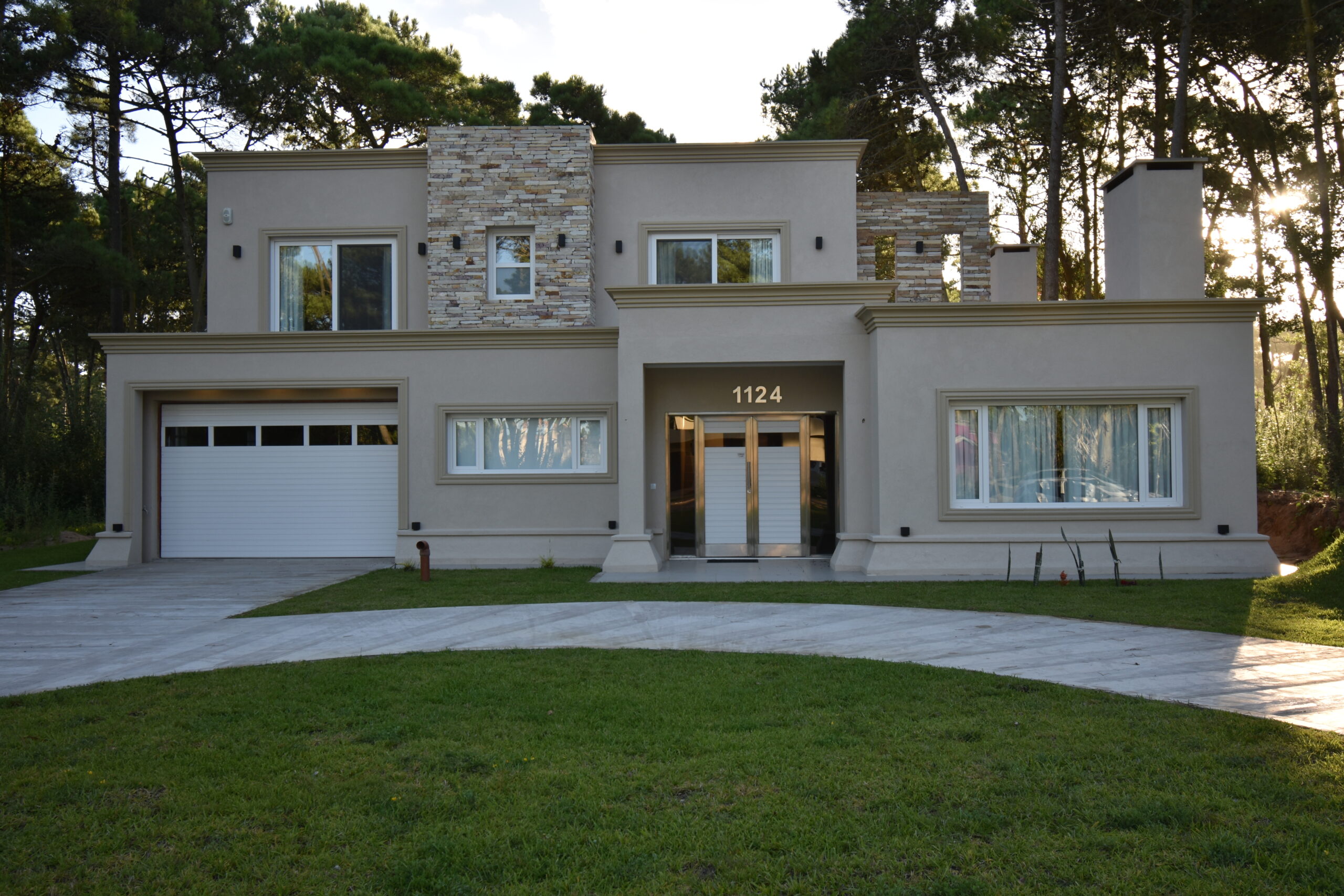Ventanas PVC en Costa Esmeralda - Elaborador Oficial REHAU