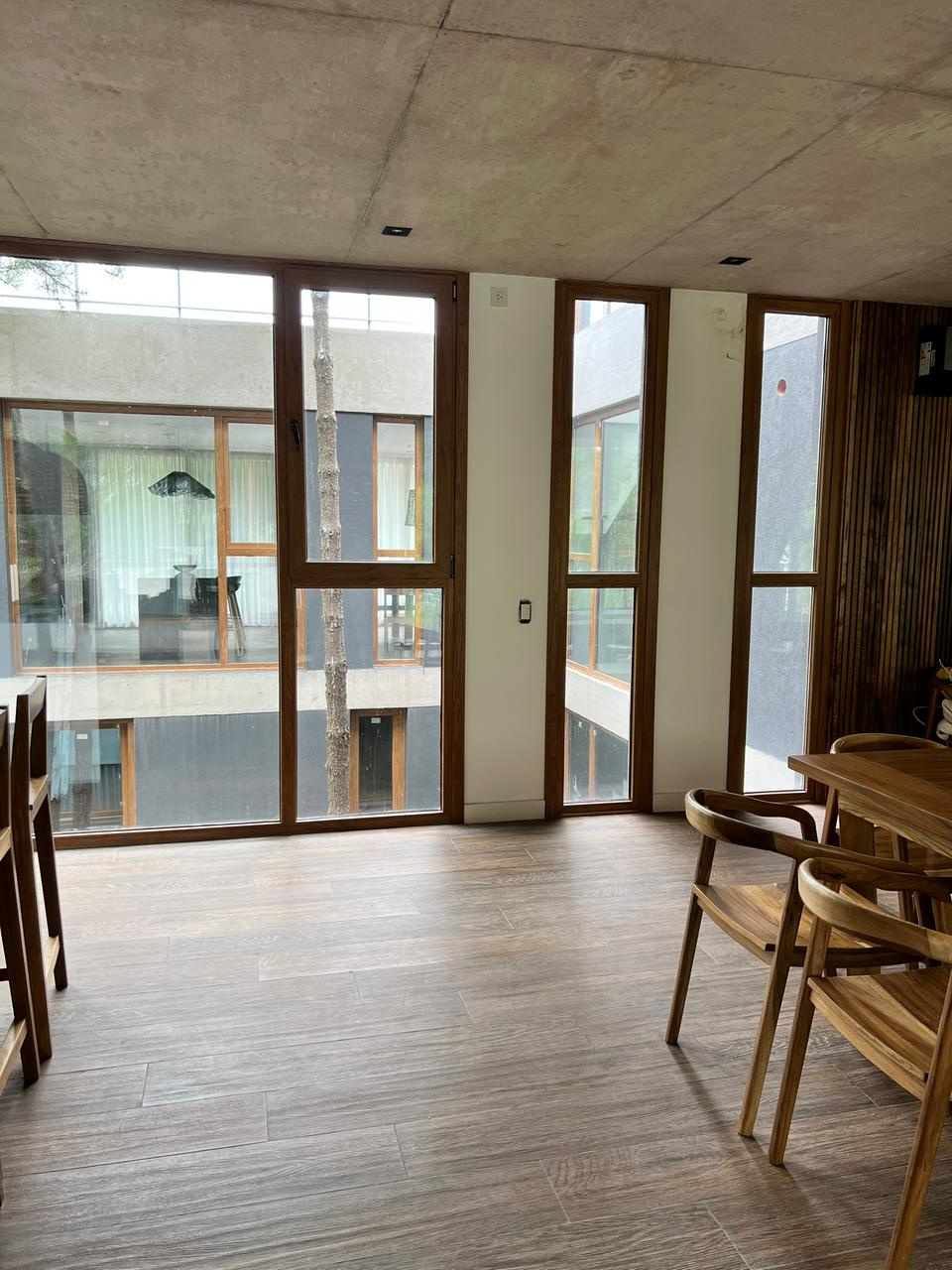 Ventana Euro-Design 60 REHAU instalada en Pinamar